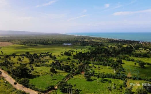 Terreno para Ganadería o Proyecto de Construcción con Vista al Mar en la Carretera Principal
