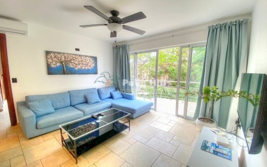 Renovated 2-Bedroom Apartment by the Sea