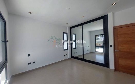 Toute nouvelle villa moderne de 3 chambres à Cabarete, à seulement 5 minutes à pied du centre et de 2 plages différentes.