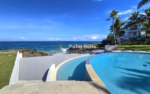 Luxury Beachfront 4 BR Villa