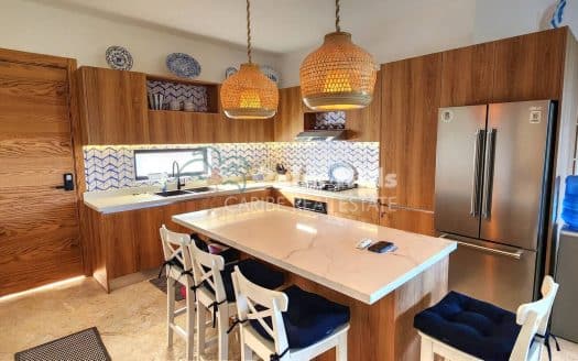 Coastal Charm: 2-Bedroom Condo in the Heart of Surfers Paradise