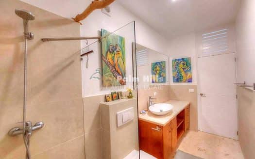 Stilvoll eingerichtete 2 BR Wohnung im Herzen von Cabarete in einer beliebten Gated Community