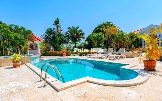 Caribbean Dream Villa 3 BR + 1 Guest House 1 BR, Huge Garden, Self-Sufficient