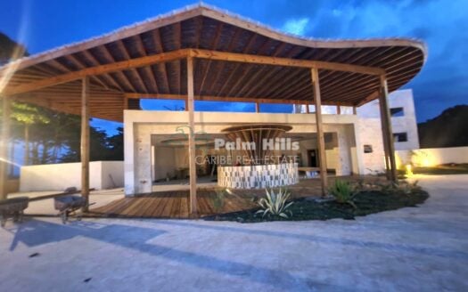 Роскошный прибрежный отель с 2 спальнями и видом на океан