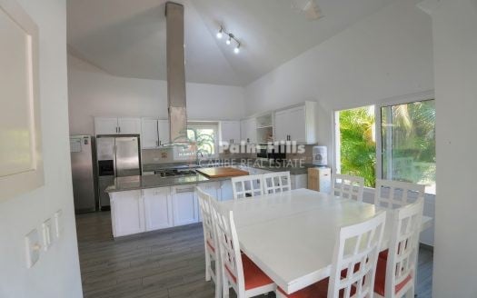 Spacious 4-Bedroom Villa on a Double Lot in a Gated Community in Sosúa