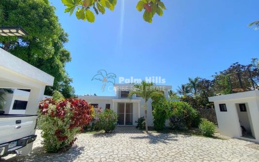 Modern Family Villa with Solar Power & Pool