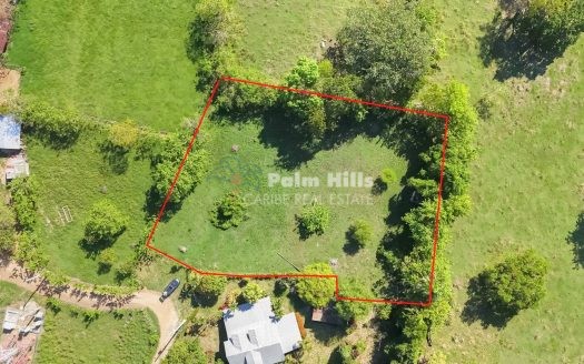 Terreno de 1.200 m² con fácil acceso