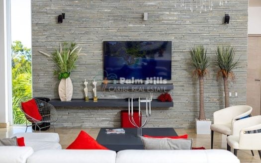 A Spacious 5 BR Caribbean Villa with Exceptional Design