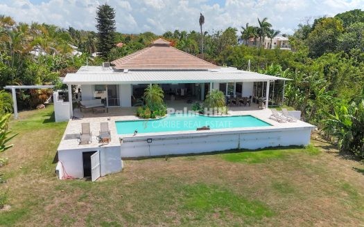 Panoramic Oceanview Villa with 2 Guest Bungalows