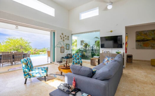 Elegant 5-Bedroom Villa with Ocean Views, Solar Power & Private Apartment in Sosúa