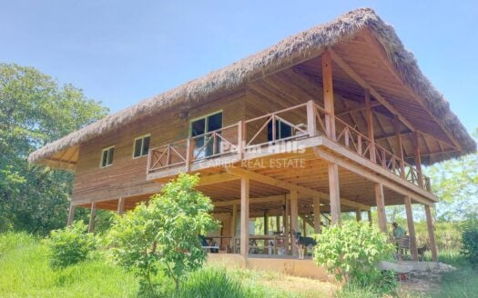 Living your Off-Grid-Dream! – On 31,800 m² Fertile Land, 3 Villas, Own River, Steam-Bath,many Crops and more Surprises!