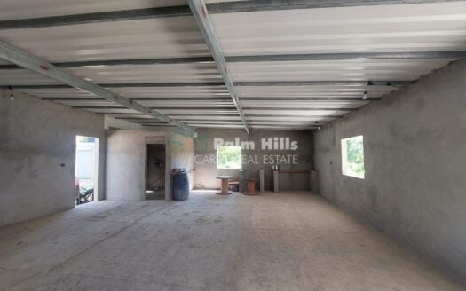 В процессе строительства, 2 здания с большим участком в Кабарете, в 1300 м от пляжа, без HOA