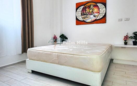 Современная квартира с крытой террасой в удобном месте