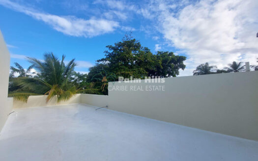 Impresionante departamento nuevo de 1 recámara, balcón, terraza de 75 m² en la azotea, centro de Cabarete.