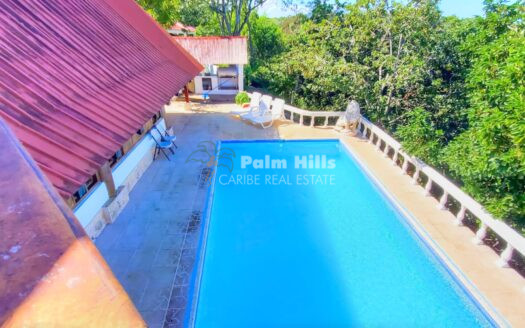 Panoramic Ocean-View Villa and 3 Separate Guest houses