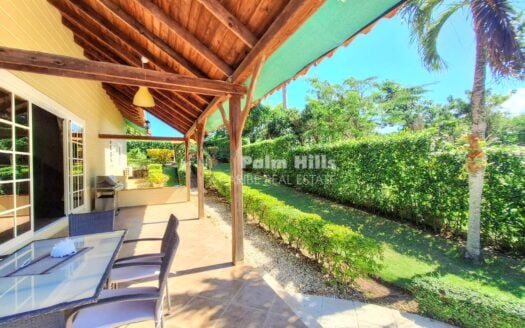 Charming 3-Bedroom Villa + Private Casita with Lush Garden & Pool