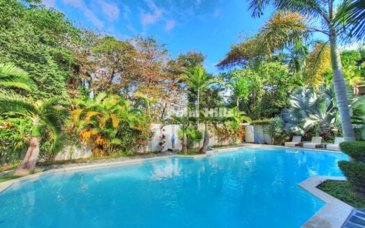 Spacious 2 BR-Apartment in the Center of Cabarete