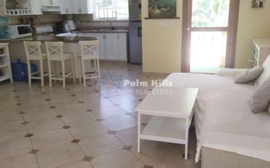 2BR Home with Separate Guest Apartment & Large Pool