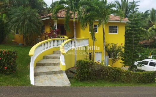 2BR Home with Separate Guest Apartment & Large Pool