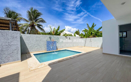 Moderne 2-stöckige Villa mit privatem Pool - nur wenige Gehminuten zum Strand