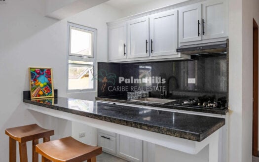 Acogedor apartamento con balcón: ubicación céntrica y cerca de la playa