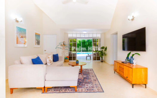 Charming 3-Bedroom Tropical Villa with Lush garden – Minutes from the Beach