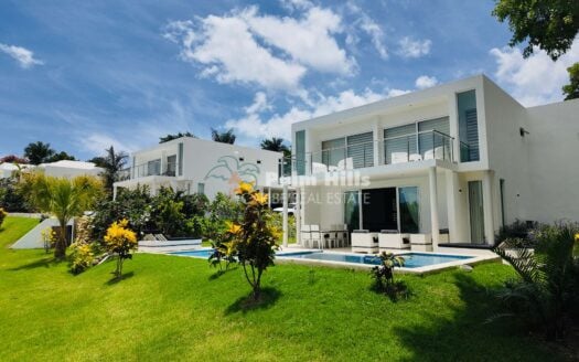 Modern Hilltop Villa with Panoramic Views – Turnkey & High Rental Potential