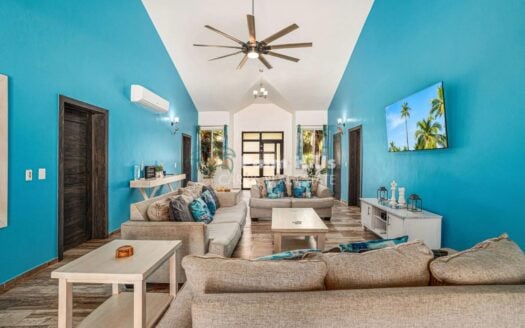 Sophisticated 4BR Villa Blending Comfort, Privacy & Modern Elegance