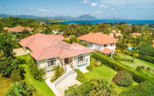 Luxury 5BR Ocean View Villa with Pool, Jacuzzi & Guest Suites