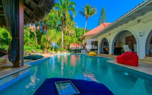 Renovated Coastal Villa with Pool & Tropical Outdoor Living