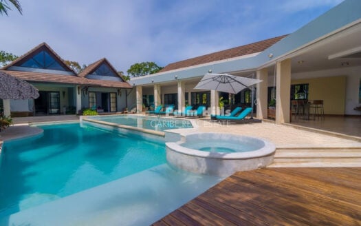Villa Preciosa – Modern Luxury Villa with Expansive Outdoor Living