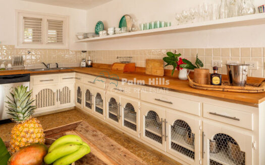 Villa Blanca – Prime Coastal Living in a Tropical Garden Setting