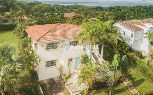 3BR Villa With Private Apartment in Gated Community