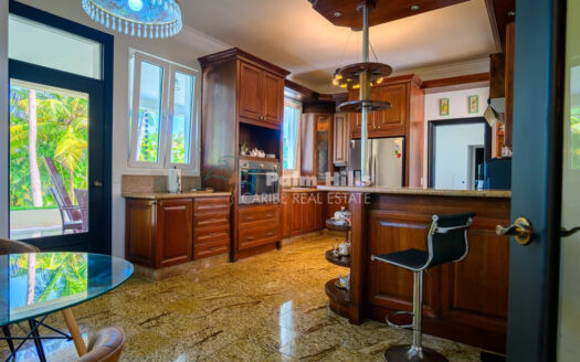 Villa Soleil: una experiencia caribeña de primer nivel con vistas a las montañas