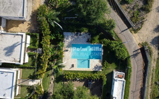 Perfectly Located Condo Near the Beach