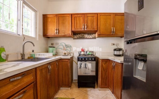 Charming 2-Bedroom Villa with Spacious Lot Close to Beaches and Amenities*