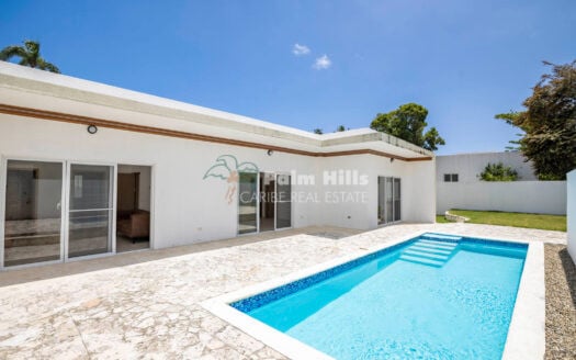 Tropical Villa Just a 3-Minute Walk from the Beach in Cabarete