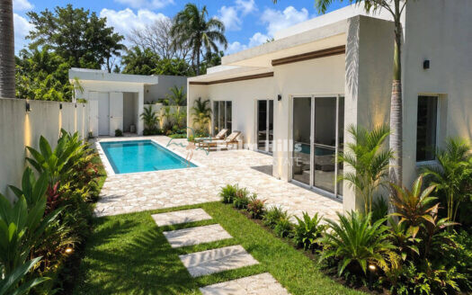 Tropical Villa Just a 3-Minute Walk from the Beach in Cabarete