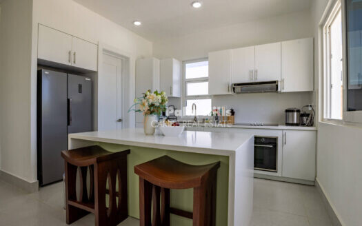 Luxury 3-Bedroom Villa Near the Beach in an Exclusive Gated Community