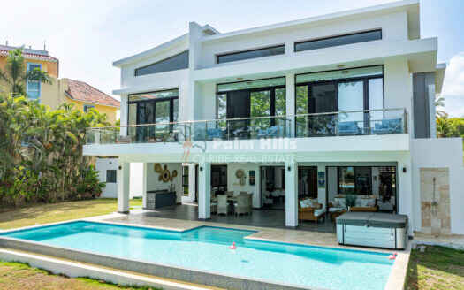Your Private Oceanfront Escape:  3-Bedroom Luxury Villa with Pool & Ocean Views in Sosúa