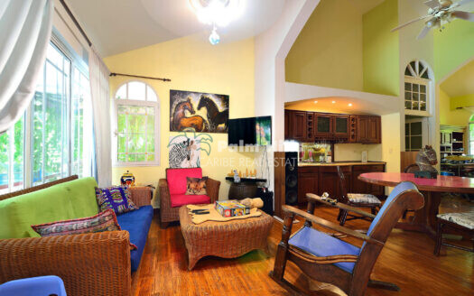 Charming 3-Bedroom Villa in Cabarete with Private Pool, Tropical Garden & Covered Terrace