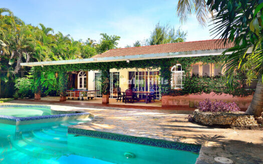 Charming 3-Bedroom Villa in Cabarete with Private Pool, Tropical Garden & Covered Terrace